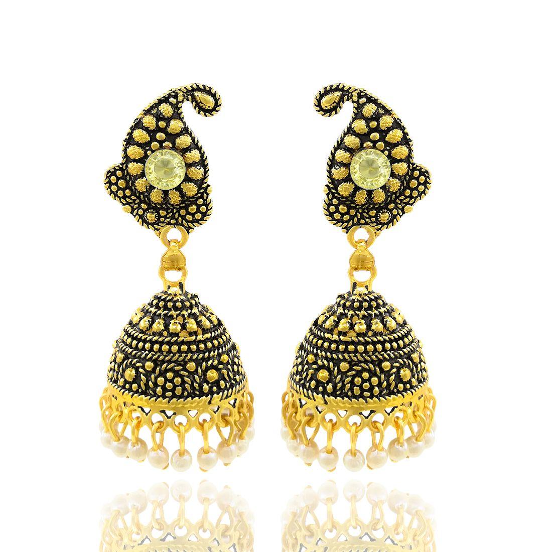 Exquisite Pearls Earring